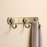 COLGADOR METALICO 3 GANCHOS EMPABONADO LH-2407