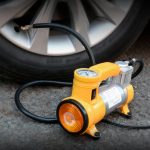 COMPRESOR 12V 2 EN 1 120PSI CON LUZ HX-302 LH-1736