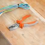PINZA UNIVERSAL 7" BICOLOR HORUSDY LH-1617