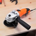 AMOLADORA ANGULAR 4 1/2” 700W TOYAKI TK-806