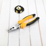 PINZA UNIVERSAL 8" UYUSTOOLS ALU8D15