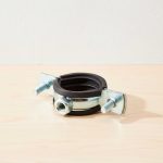 ABRAZADERA METALICA 2 1/2" CON GOMA LH-2260