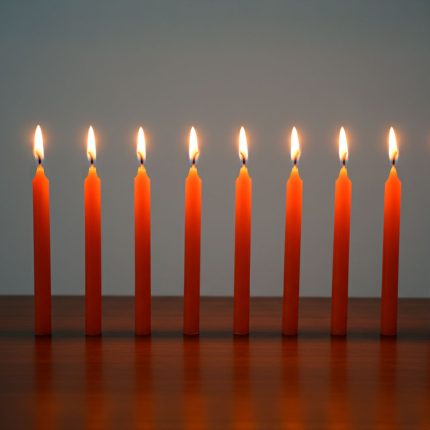 CAJA VELAS LARGAS 8 UNID COLORES VARIOS GM-R230